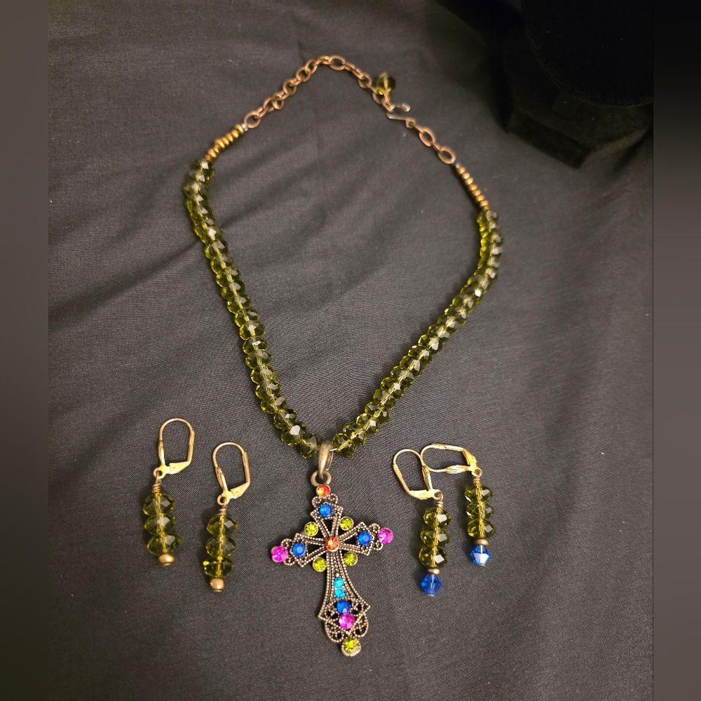 Faceted Green Glass bead Necklace With cross pendant